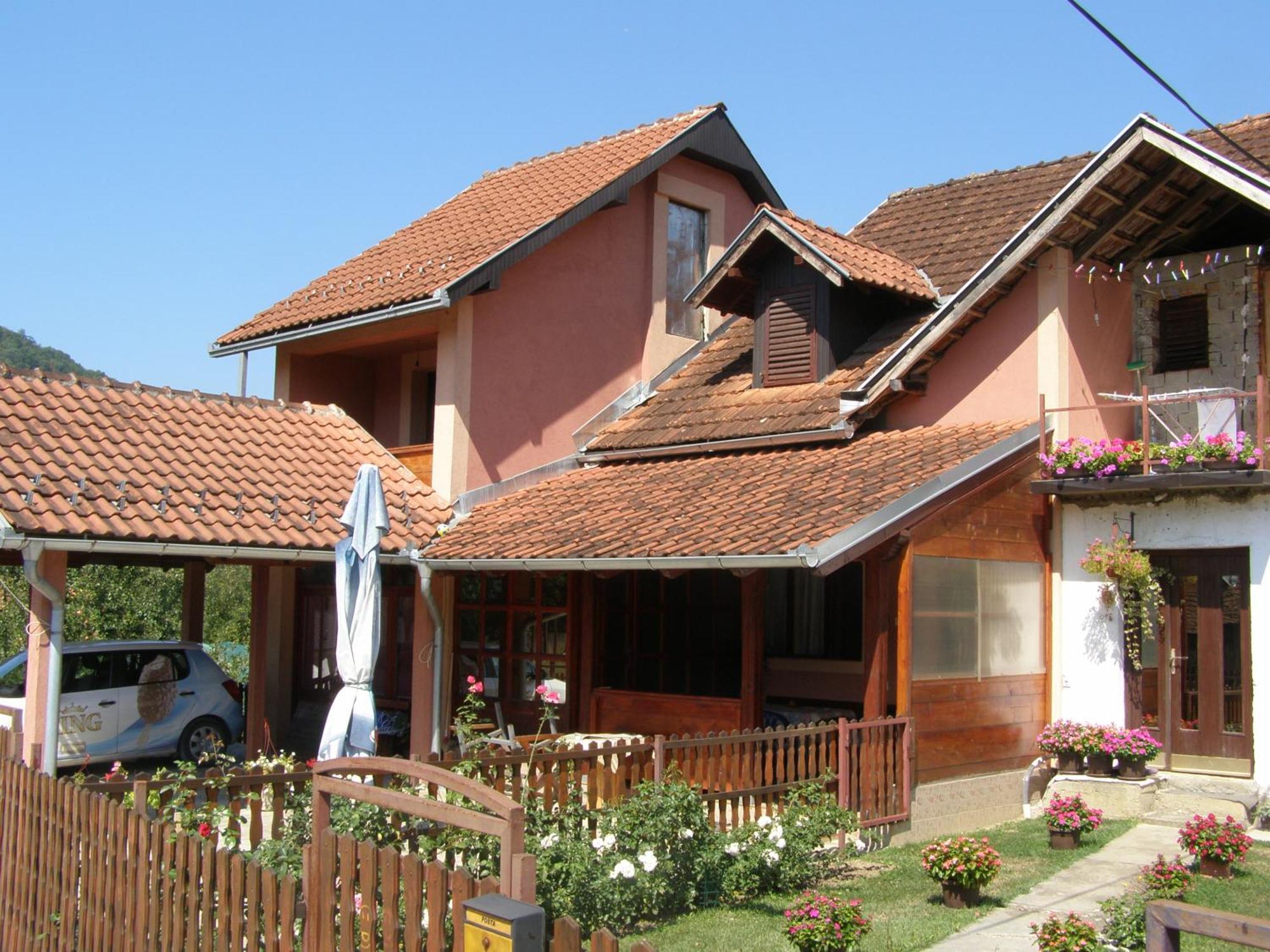 Guesthouse Tadic Гуча Экстерьер фото
